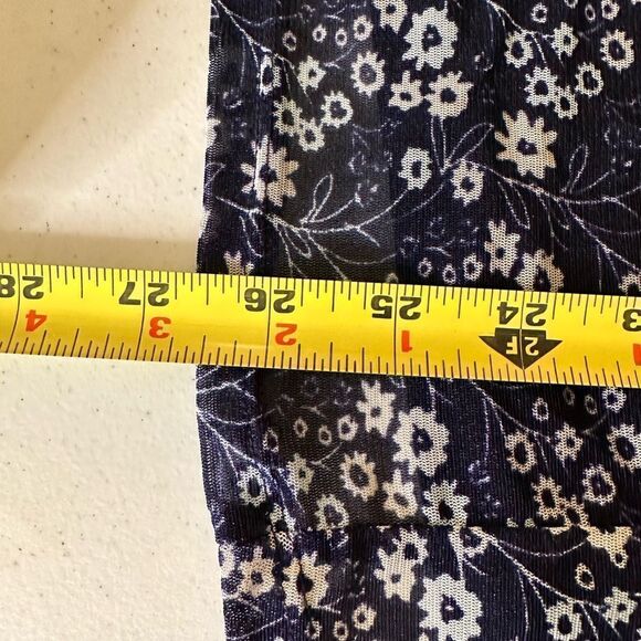 Blue and white floral cold shoulder top - Picture 7 of 8